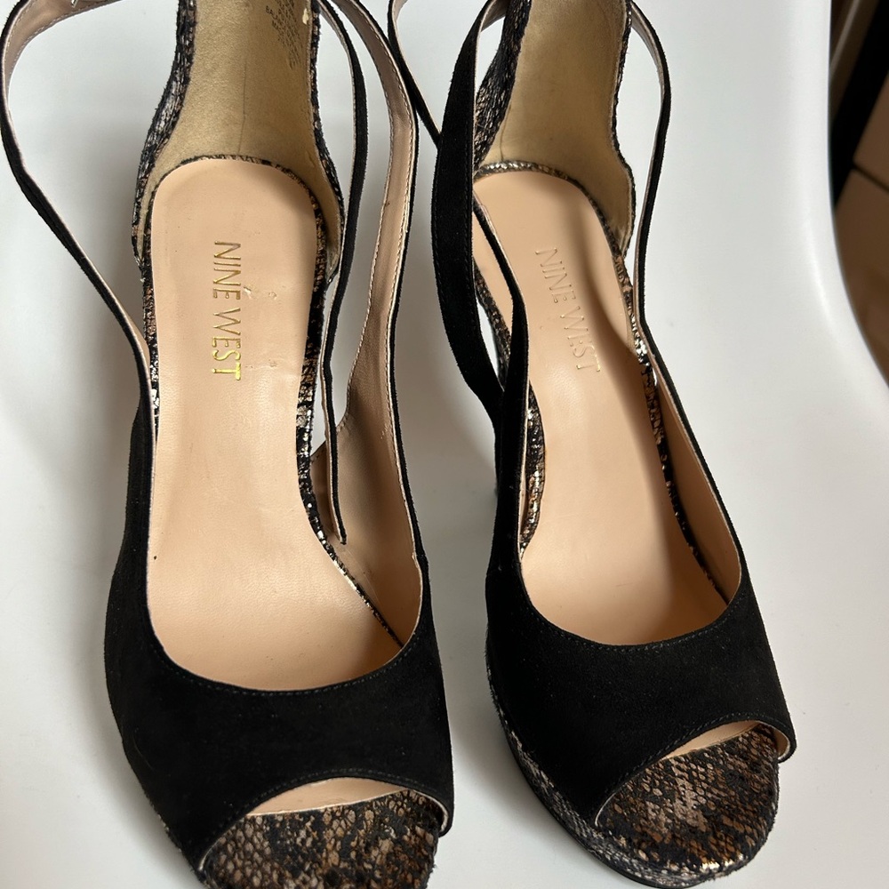 Nine West black velvet wedge high heels with silver snakeskin pattern - Picture 4 of 4